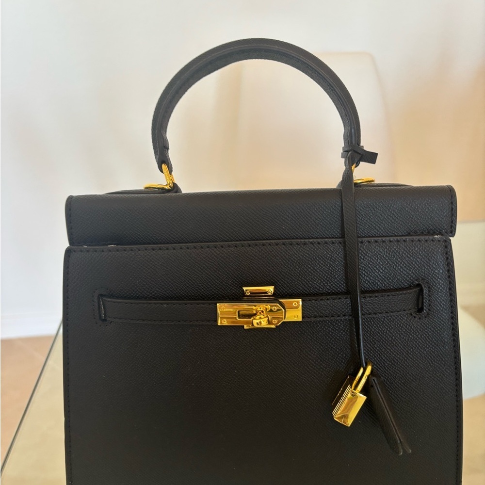 Elegant Black Handbag Vegan Very Durable.